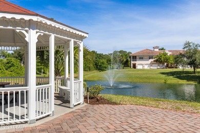 Perched on the top floor for ultimate privacy, this beautifully - photo 43