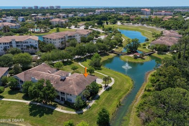 Perched on the top floor for ultimate privacy, this beautifully - photo 47