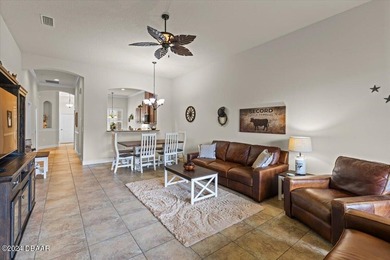 Maintenance free, one-owner VILLA in GOLF COURSE community - photo 12