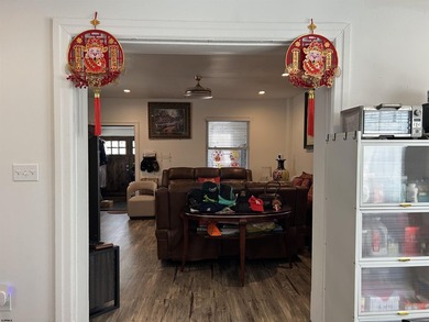 Exceptional opportunity to own a fully renovated legal triplex - photo 17