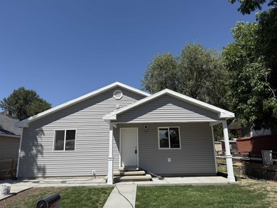 American Falls Lake Home For Sale in American Falls Idaho