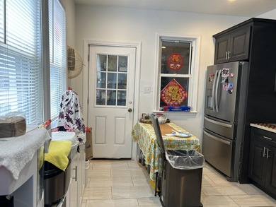 Exceptional opportunity to own a fully renovated legal triplex - photo 22