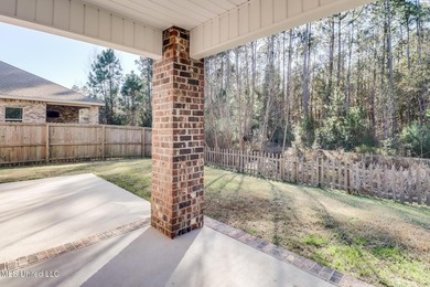 Welcome to this well-maintained four-bedroom home, centrally - photo 23