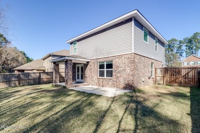 Welcome to this well-maintained four-bedroom home, centrally - photo 24