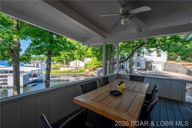 Sitting on a gentle lot in a beautiful cove location, this gem - photo 31
