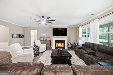 Welcome home to the sought after community of Lake Arrowhead! - photo 8