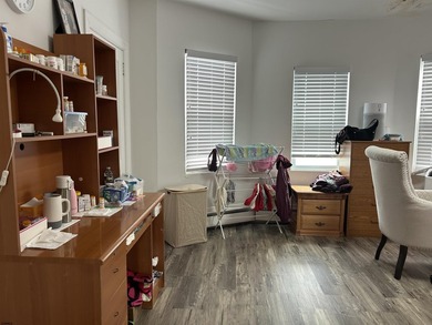 Exceptional opportunity to own a fully renovated legal triplex - photo 49