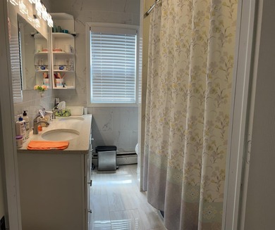 Exceptional opportunity to own a fully renovated legal triplex - photo 50