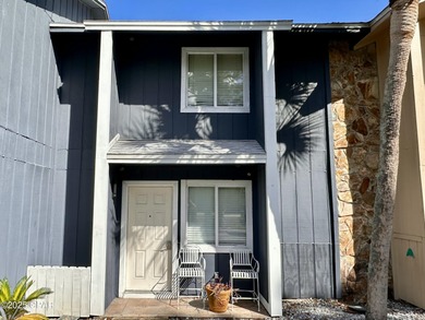 Perfectly maintained 2Bd 2.5Ba 1,260 Sq. Ft. townhome in the - photo 3