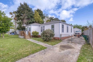 Discover the charm of coastal living in this adorable cottage - photo 4