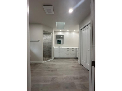 Welcome home! This beautiful updated property is completely - photo 20