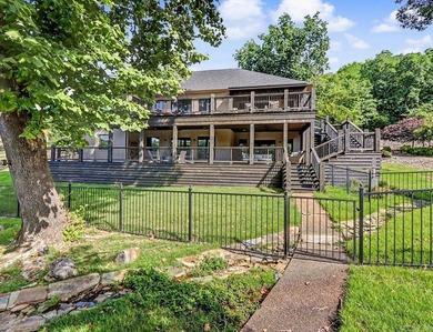 Beautifully updated lakefront home tucked away on a quiet cove - photo 41