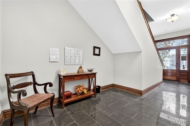 Built in 2008, this fabulous 4 unit building WITH ELEVATOR