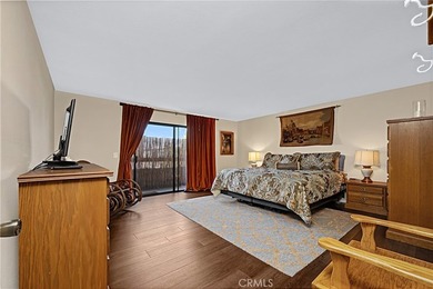 Beautifully upgraded 2 bedroom + den, 2 bath condo with approx - photo 9