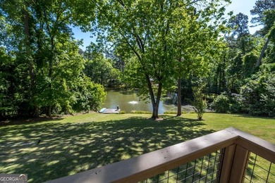Custom-built home. Winding staircase & grand foyer. Huge master - photo 21