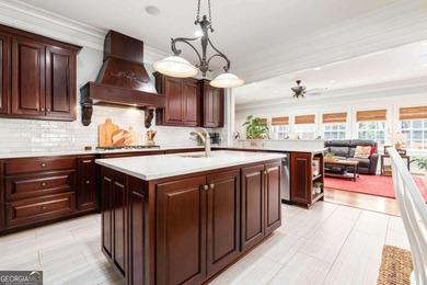 Custom-built home. Winding staircase & grand foyer. Huge master - photo 33