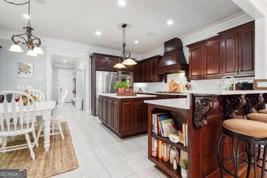 Custom-built home. Winding staircase & grand foyer. Huge master - photo 38