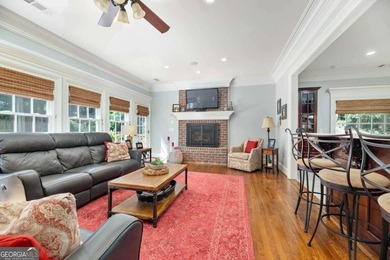 Custom-built home. Winding staircase & grand foyer. Huge master - photo 40