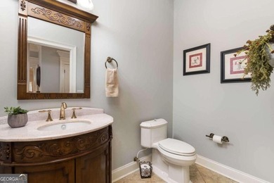 Custom-built home. Winding staircase & grand foyer. Huge master - photo 44