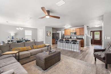 Welcome to this beautifully maintained 4-bedroom, 2.5 -bath home - photo 9