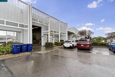 Price improvement! Prime location! This industrial warehouse - photo 2