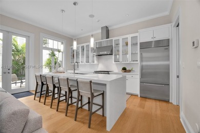 Almeria Row, a collection of luxury townhomes, has garnered - photo 14