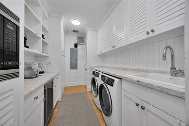 Almeria Row, a collection of luxury townhomes, has garnered - photo 18