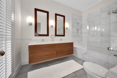 Almeria Row, a collection of luxury townhomes, has garnered - photo 31
