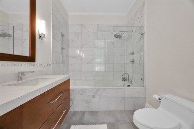 Almeria Row, a collection of luxury townhomes, has garnered - photo 32