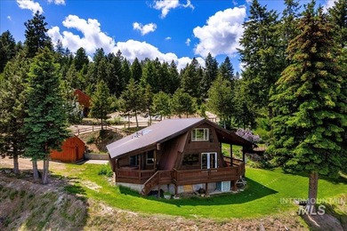 Set against the breathtaking Boise Mountains, this private view - photo 1