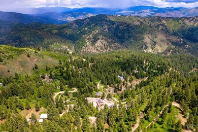 Set against the breathtaking Boise Mountains, this private view - photo 4