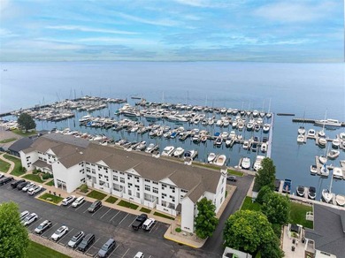 Charlevoix living in a small package! This ground-floor, 1-bed - photo 3