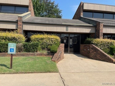 MODERN MEDICAL OFFICE CLOSE TO BAPTIST EAST ER ENTRANCE. LARGE