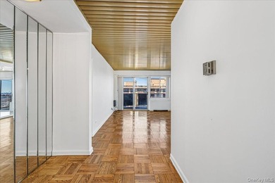 Elevate your lifestyle in this rare one-bedroom junior penthouse - photo 1