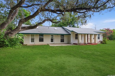 RARE 1-ACRE GEM IN HISTORIC HELOTES - NO HOA! Looking for - photo 12