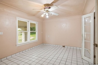 RARE 1-ACRE GEM IN HISTORIC HELOTES - NO HOA! Looking for - photo 13