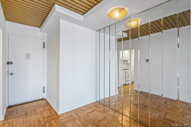 Elevate your lifestyle in this rare one-bedroom junior penthouse - photo 5