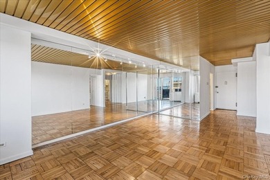 Elevate your lifestyle in this rare one-bedroom junior penthouse - photo 7