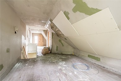 Great opportunity for both owner-occupants and investors! This - photo 8
