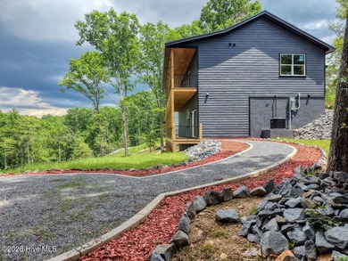 Welcome to this stunning 3-bedroom, 3-bathroom modern rustic - photo 7