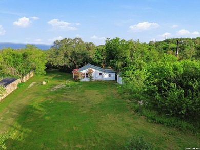 RARE 1-ACRE GEM IN HISTORIC HELOTES - NO HOA! Looking for - photo 31