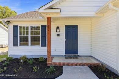 Beautifully renovated and move-in ready, this 3-bedroom, 2-bath - photo 3