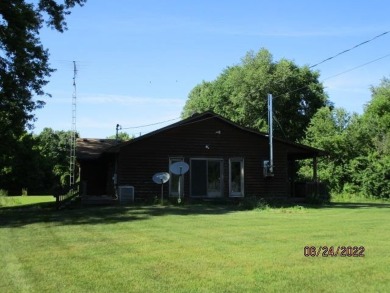 (private lake, pond, creek) Home For Sale in Swartz Creek Michigan