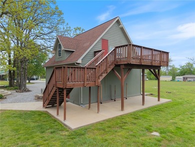 Experience country living in this exceptional +/- 10 acre - photo 18