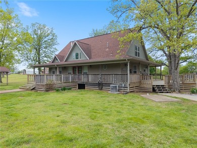 Experience country living in this exceptional +/- 10 acre - photo 60