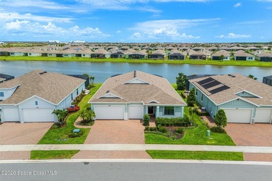 This spectacular lake front home surpasses any new construction - photo 1