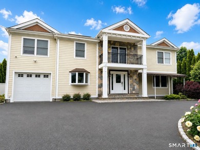 Exceptional Mediterranean Colonial Estate in one of Stamford's - photo 2