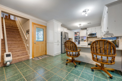 Beautifully Updated Waterfront Home on Lake Palestine - photo 3