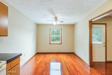 Looking for a Big Private Yard and a nice Handicapped equipped