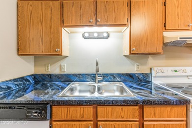 Looking for a Big Private Yard and a nice Handicapped equipped